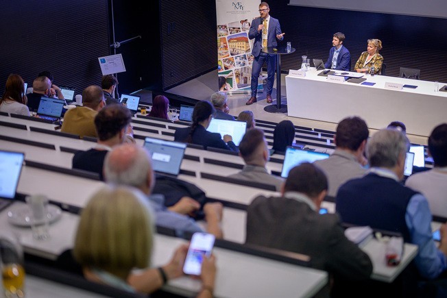Konference MŠMT představila nové výzvy a směry v profesním terciárním vzdělávání: důraz na inovace, digitalizaci a spolupráci s praxí