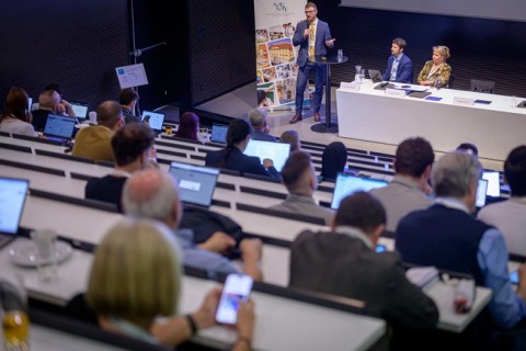 Konference MŠMT představila nové výzvy a směry v profesním terciárním vzdělávání: důraz na inovace, digitalizaci a spolupráci s praxí