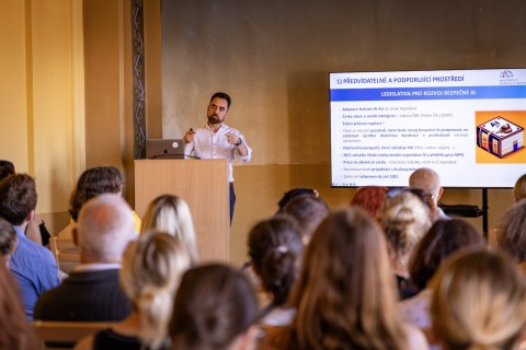 Microsoft spouští v Česku AI National Skilling Plan, vyškolí přes 350 tisíc lidí