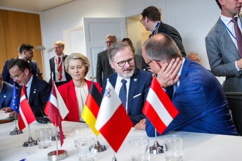 Premiér Fiala: Klimatické cíle musí být realistické, jinak poškodí konkurenceschopnost Evropy