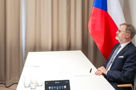 Premiér Fiala po jednání koalice ochotných: Pokud chceme v Evropě mír, nesmíme ustupovat agresorům