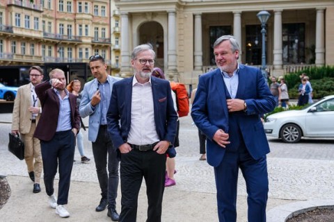 Premiér Fiala navštívil Mezinárodní filmový festival v Karlových Varech