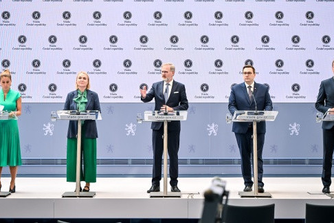 Vláda schválila pořízení nových tanků ve spolupráci s Německem a souhlasila s uzavřením dohody s kupci bitcoinů od Ministerstva spravedlnosti