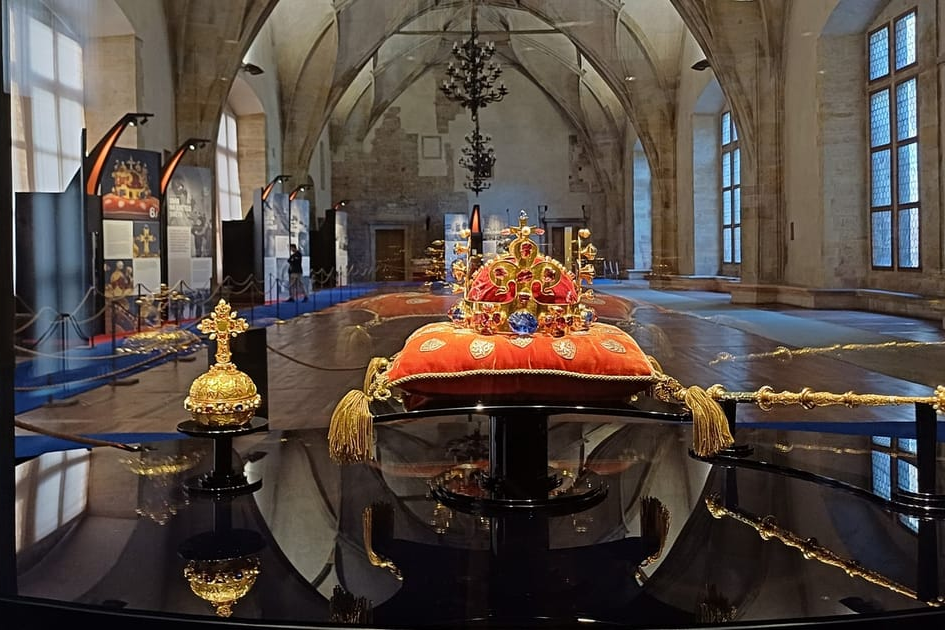 České korunovační klenoty jsou vystaveny na Pražském hradě