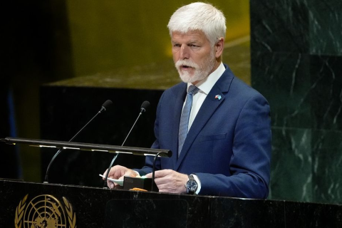 Česká republika darovala OSN skleněnou instalaci