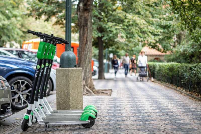 V Praze zakážou půjčování elektrokoloběžek