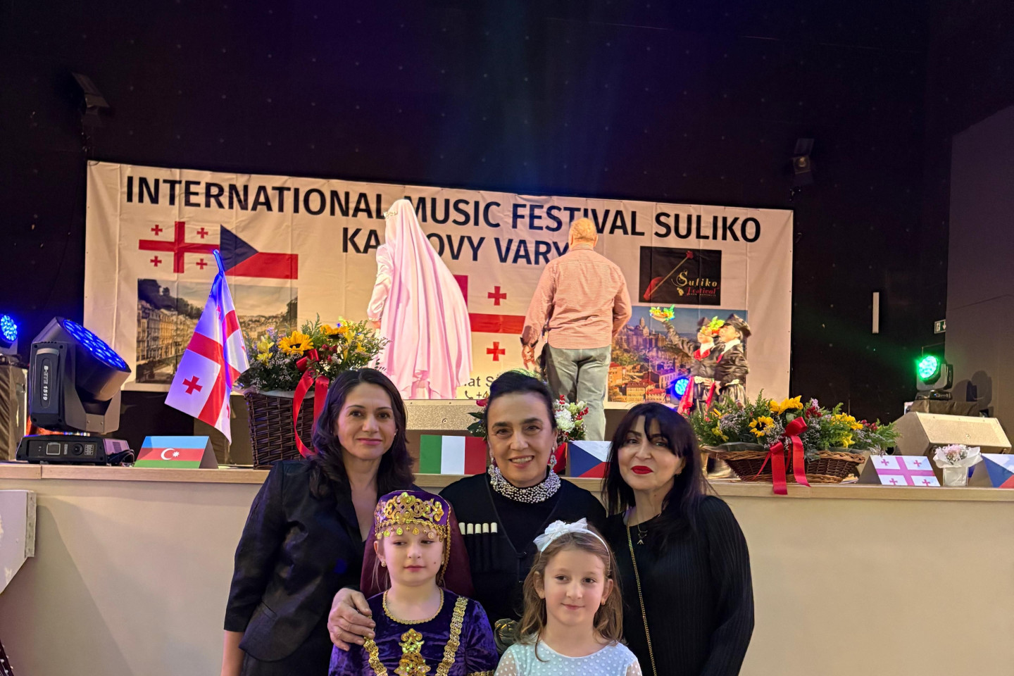 V Česku byl tanec „Nəlbəki“ přivítán potleskem