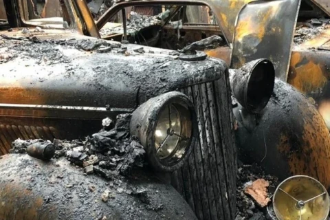 Požár v Praze zničil veterány v hodnotě 10 milionů dolarů – VIDEO