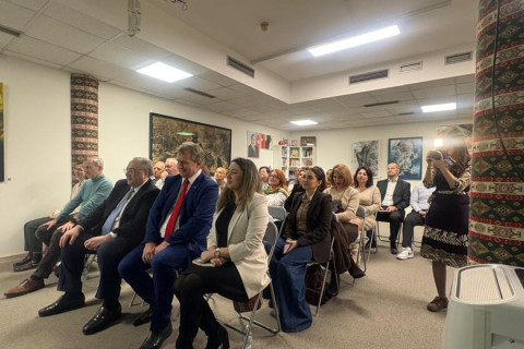 V Praze byla představena sbírka české klasiky v ázerbájdžánském překladu – FOTO