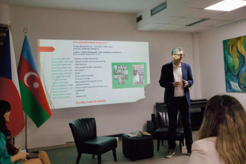 V Praze byla představena sbírka české klasiky v ázerbájdžánském překladu – FOTO