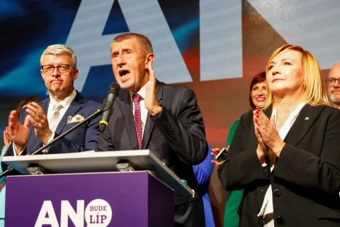 ANO vede volební průzkum se ziskem 32,6 procenta