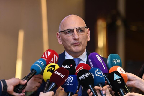 Ázerbájdžán vidí potenciál pro rozšíření energetické spolupráce s Českem – Elčin Amirbekov