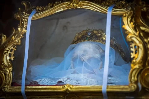 V Česku neznámý pachatel ukradl lebku světice z kostela