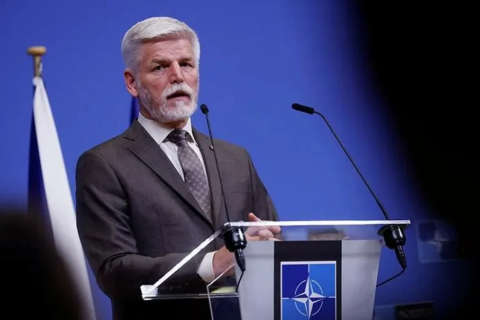 Ústavní soud nařídil vládě umožnit prezidentovi účast na summitu NATO