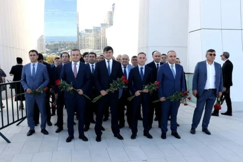 Zástupci ázerbájdžánského Státního výboru pro práci s diasporou navštívili Park vítězství